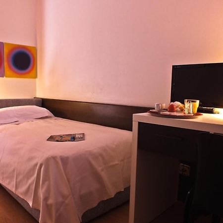 Hotel Garni Centro ชิอาซโซ ภายนอก รูปภาพ