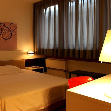 Hotel Garni Centro ชิอาซโซ ภายนอก รูปภาพ