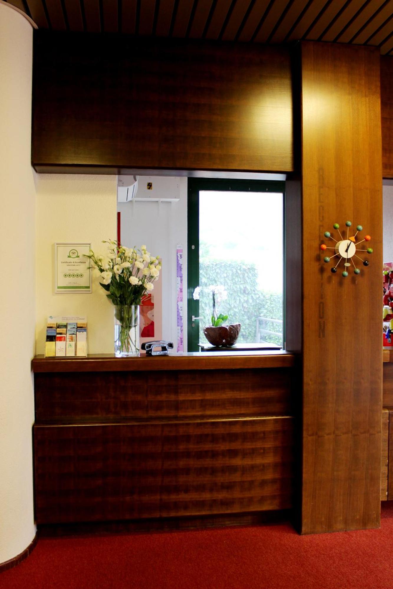 Hotel Garni Centro ชิอาซโซ ภายนอก รูปภาพ