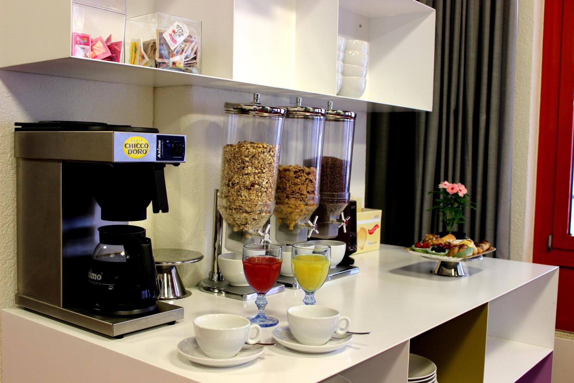 Hotel Garni Centro ชิอาซโซ ภายนอก รูปภาพ